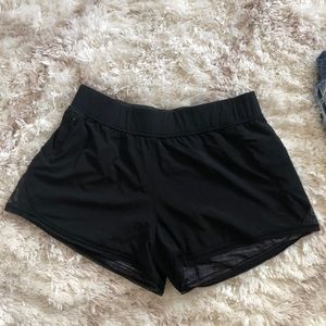 lululemon 🍋 size 8 reversible shorts!!! EUC
